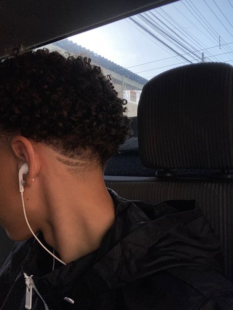 Taper Fade Design, Taper Fade Afro, Low Fade Curly Hair, Aesthetic Hair Accessories, Skin Photography, Fade Haircut Curly Hair, Low Taper Fade Haircut, Taper Fade Curly Hair, Boy Braids Hairstyles