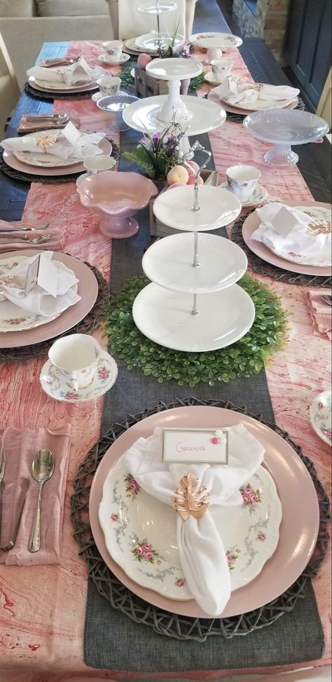 Tea Party Serving Dishes, Tea Setup Table, High Tea Table Set Up, High Tea Place Settings, Small Tea Party Table, High End Tea Party, Modern Tea Party Table Settings, How To Decorate A Table For A Tea Party, Tea Party Round Table Settings