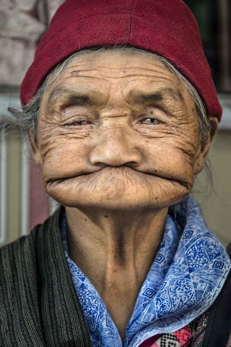 Smile Portrait, Nikon D600, Old Lady Humor, People Faces, Html Website, Elderly Woman, Old Faces, Face Wrinkles, Kathmandu Nepal