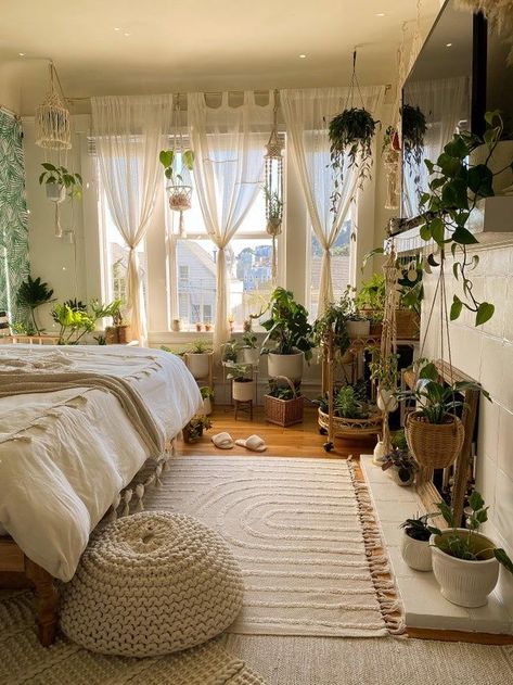 Redecorate Bedroom, Cozy Room Decor, Room With Plants, Dream Room Inspiration, Room Makeover Bedroom, Room Makeover Inspiration, Cute Room Decor, Decor Minimalist, Cozy Room