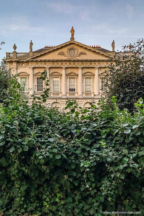 9 Stately Homes in London You Should Visit - These Are Worth a Trip Stately Homes Uk, British Stately Homes, London Estate Aesthetic, Spencer House London, English Stately Home, Manifest Moodboard, Cotswolds Aesthetic, Stunning Houses, English Mansion