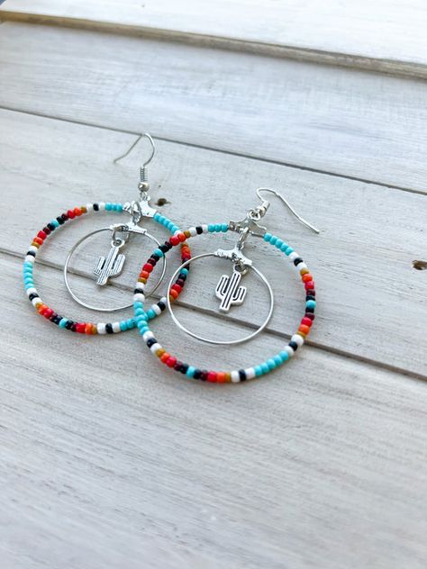 Making Western Jewelry, Western Clay Bead Jewelry, Homemade Western Jewelry, Simple Crafts To Sell, Western Beaded Earrings, Western Beaded Jewelry, Diy Western Jewelry, Country Earrings, Western Diy