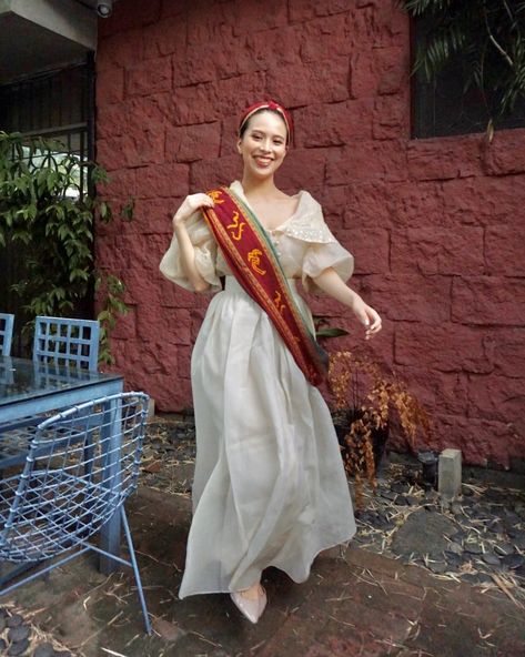 Filipina Graduation Dress, Sablay Graduation Dress, Barot Saya Modern, University Of The Philippines Graduation, Up Graduation Sablay, Philippine Wedding Dress, Filipiniana Costume, Philippine Costume, Filipino Attire