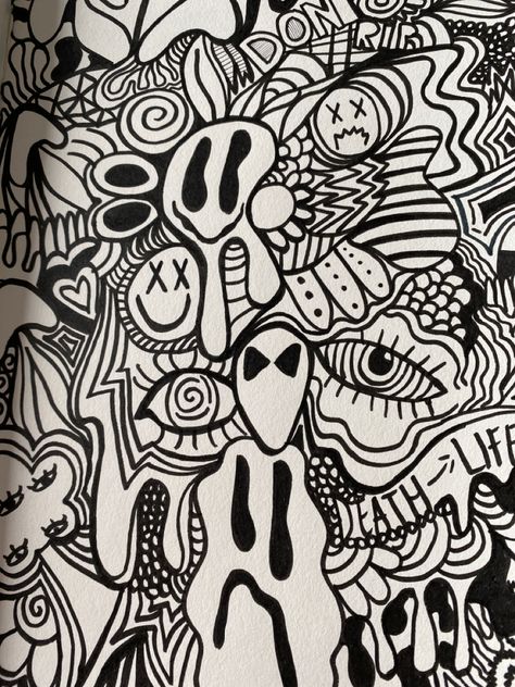 Trippy Drawing Black And White, Black And White Sharpie Art, Trippy Ceiling Painting, Black And White Trippy Wallpaper, Trippy Sharpie Art, Trippy Drawing Patterns, Trippy Designs To Paint, Trippy Wall Painting Ideas, Black Trippy Aesthetic