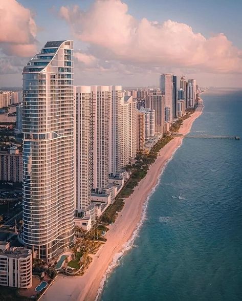 Miami, Florida, USA 🇺🇸 South Beach Florida, Miami City, Sunny Isles Beach, Sunny Isles, City Photography, Miami Florida, South Beach, Places Around The World, Scenic Views