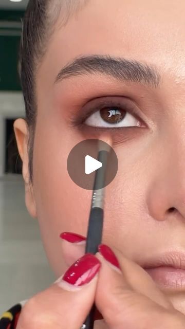 Amanda Benko on Instagram: "Step by step smokey eye makeup tutorial ✨ Trust the process 👀
via @azade_eghbali_beauty 
#smokeyeyes #smokeyeye #eyemakeuptutorial #eyemakeupideas #eyemakeup #eyemakeuplook #eyeshadowtutorial #eyeshadowtutorial #eyeshadowlook #eyeshadowlooks #eyeshadow" Smokey Eye Makeup For Hooded Eyes Step By Step, How To Do A Smokey Eye Step By Step, Dark Eye Makeup Looks, Brown Smokey Eye Makeup Step By Step, Smokey Eye Hooded Eyes, Step By Step Black Smokey Eye, Eyeshadow Tutorial Step By Step, Smokey Eye Makeup Step By Step, Easy Black Smokey Eye Step By Step