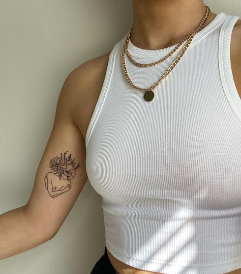 Sophie Babic’s Instagram photo: “Be kind to your mind 🌿 Thank you so so much @marisatattooartist ❣️” Mind Tattoo Ideas, Be Kind Tattoo, Simple Heart Tattoos, Feminist Tattoo, Paris Tattoo, Self Love Tattoo, Tattoo Shading, Meaningful Tattoos For Women, Small Girly Tattoos