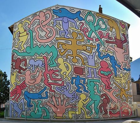 10 Most Famous Murals By Renowned Graffiti Artists | Learnodo Newtonic Artists Outfit, Famous Graffiti Artists, Haring Art, Graffiti Artists, Banksy Graffiti, Graffiti Murals, Artist Logo, Artist Aesthetic, Graffiti Wall Art