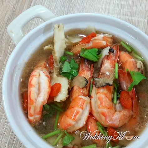 Prawn Soup, Singapore Recipes, Singaporean Food, Chinese Fish, Prawn Dishes, Mapo Tofu, Asian Recipe, Prawn Recipes, Shellfish Recipes