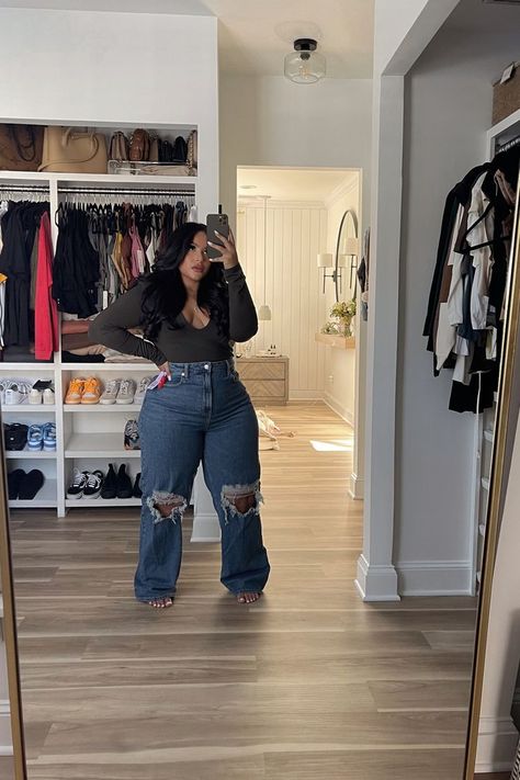 Plus Size Fall Black Women, How To Style Clothes Plus Size, Curve Going Out Outfits, Summer Outfit Ideas Black Women Casual, Outfit Inspired Plus Size, Comfy Shoes Outfit, Size 12 Black Women Outfits, Plus Size Flare Jeans Outfits Casual, Target Outfits Black Women