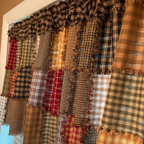 Primitive Rag Valance Multi-color - Etsy Rag Projects, Primitive Bathroom Decor, Primitive Bedding, Country Valances, Primitive Curtains, Window Treatments Ideas, Homemade Curtains, Bathroom Window Treatments, Primitive Kitchen Decor