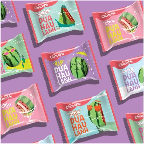 ChocoPie Watermelon – Fruity snack with Trendy visual – Packaging Of The World Cake Showcase, Snacks Packaging, Fruity Snacks, Mood Tone, Mood And Tone, New Flavour, Cake Mold, Sangria, Packaging Design