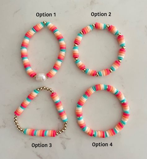 Bracket Color Combos Clay Beads, Flatbead Bracelet Ideas, Hieshi Clay Bracelets, Polymer Clay Beads Diy, Make Clay Beads, Handmade Jewelry Business, Clay Bead Necklace, Beaded Braclets, Homemade Bracelets