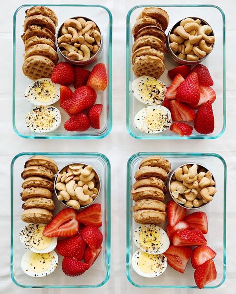 Rachel Paul, PhD, RD on Instagram: “Remember those cutie mini pancakes?? 😍🥞 You can also get mini WAFFLES! • • I got these ones at Whole Foods in the frozen section - but I…” Meal Prep Waffles Healthy, Pancake Bowls Meal Prep, Pancake Meal Prep, Mini Pancake Meal Prep, Breakfast Pancake Meal Prep, Mini Pancakes Recipe, Mini Pancake Maker, Dr Rachel Paul, Mini Waffles