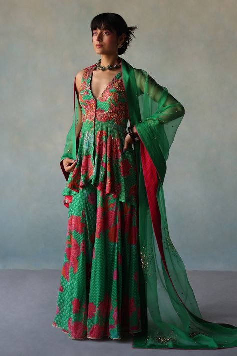 Shop for Rajiramniq Green Crepe Floral Print Short Kurta Sharara Set for Women Online at Aza Fashions Maxi Dress Indian Wedding, Mendhi Outfit, Kurta Sharara Set, Diwali Outfits, Kurta Sharara, Velvet Dress Designs, Short Kurta, India Dress, Indian Dresses Traditional