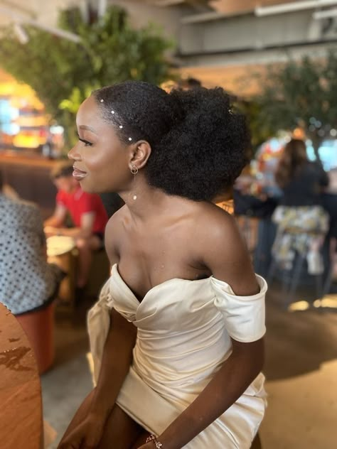 Natural Hairstyles For Black Women Bridal, Pearls In Hair Wedding Black Woman, Natural Hairstyles Bridesmaid, Black Brides Natural Hairstyles, Black Women Wedding Hairstyles Natural, Elegant Natural Hairstyles Black Women, Natural Elegant Hairstyles Black Women, Natural Hairstyle Wedding, Prom Hairstyles For Natural Hair