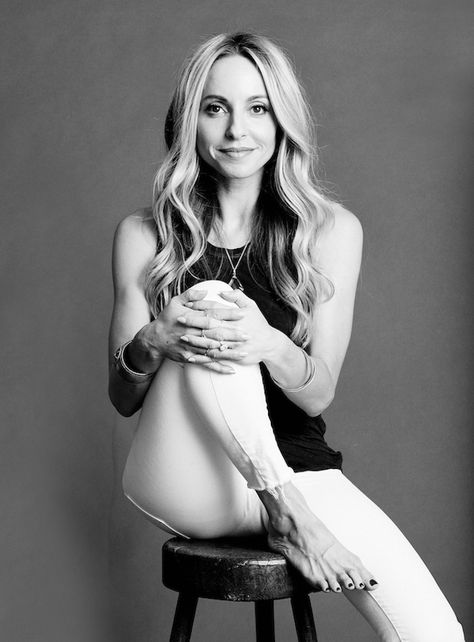 Lori Harder, Gabby Bernstein, Gabrielle Bernstein, Spiritual Guide, Headshots Women, Headshot Poses, Brand Photography Inspiration, Business Photoshoot, Branding Photoshoot Inspiration