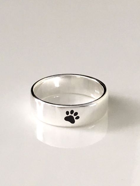 Paw and kasper engraved ring/4mm and 6mm  ring/925 Sterling Engraved Necklace Silver, Paw Ring, Ring Engraving, Mirror Jewelry Armoire, Unique Silver Rings, Brown Jewelry, Engraved Ring, Pet Name, Personalized Ring