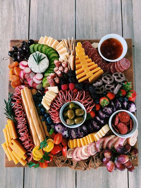 Charcuterie Food Boards | Party food appetizers, Wine and cheese party, Charcuterie board meats Cutlery Board Food Ideas, Cutlery Board, Party Charcuterie Board, Boards Party, Charcuterie Food, Charcuterie Picnic, Grazing Food, Charcuterie Board Meats, Food Boards