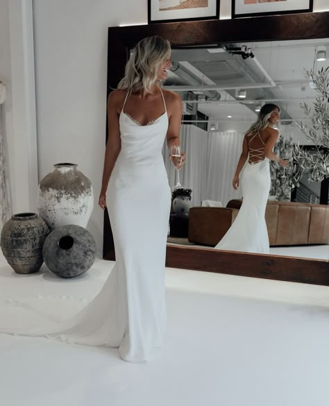 Luxury White Halter Dress For Wedding, Luxury Satin Mermaid Wedding Dress, Luxury Wedding Halter Dress With Fitted Bodice, Luxury Wedding Dress With Silk Lining, Luxury White Gown For Beach Wedding, Wedding Dresses Classy Lahava, Elegant Satin Wedding Dress Halter, Luxury White Gown With Lace Bodice, Cheap Stretch Wedding Dresses