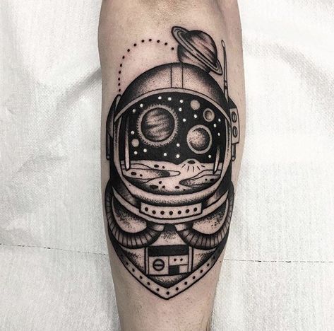 Astronaut Helmet Tattoo, Samurai Helmet Tattoo, Helmet Tattoo, Astronaut Tattoo, Astronaut Helmet, Literary Tattoos, Circle Tattoos, Galaxy Tattoo, Wolf Tattoo Design