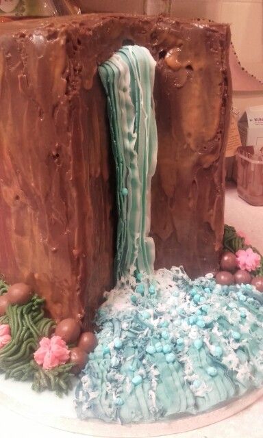 Gingerbread Waterfall, Waterfall Cakes, Mountain Cakes, Viking Cake, Mountain Birthday, Waterfall Cake, Sea Turtle Cake, Gingerbread Frosting, Mountain Cake