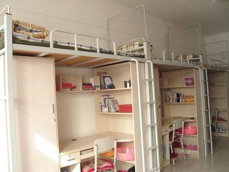 Dorm Layout, Small Room Makeover, Dream Dorm Room, Small Dorm, Bedroom Ideas For Small Rooms Cozy, Beds For Small Rooms, Loft Bed Plans, Dormitory Room, Hostels Design