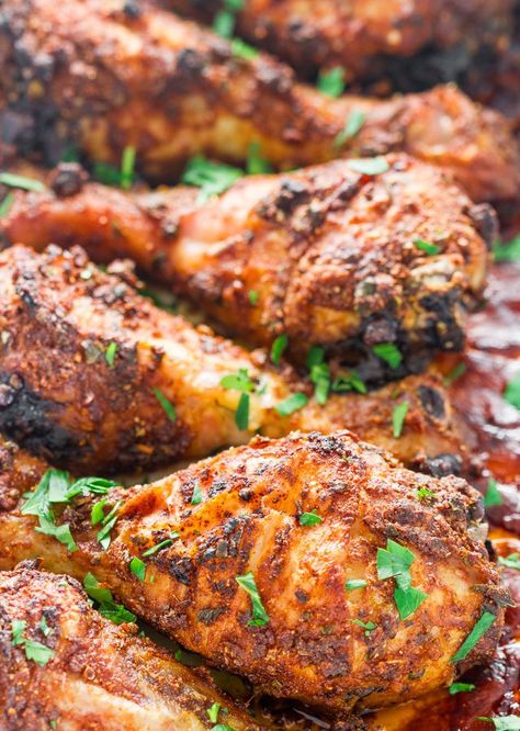 Garlic and Paprika Chicken - Deliciously baked crispy, juicy and tender chicken drumsticks with a garlic and smoked paprika sauce. Chicken Leg Recipes, Jo Cooks, Chicken Drumstick Recipes, Drumstick Recipes, Paprika Chicken, Recipe Roundup, Poultry Recipes, Yum Yum Chicken, Smoked Paprika