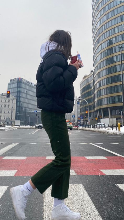 Euro Fall Fashion, Outfit Ideas For Christmas, Women Puffer Jacket, Aesthetics Outfits, Best Puffer Jacket, Winter Aesthetics, Autumn Street, Puffer Jacket Outfit, Oversized Puffer Jacket