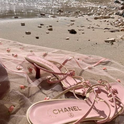 Chanel Aesthetic, Malibu Barbie, Chanel Sandals, Pink Beach, Spring Aesthetic, Pink Summer, Beach Aesthetic, Vintage Chanel, Pink Aesthetic