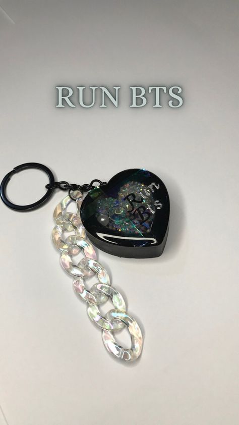 RUN BTS | Kpop resin art #bts #runbts #kpop #resinart #heartshaker Kpop Resin, Shaker Resin, Like And Subscribe, Run Bts, Resin Art, Bts, Art