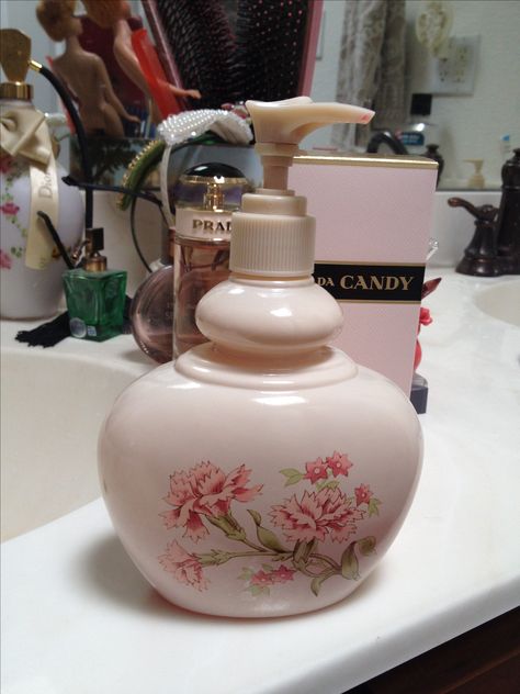 Vintage Avon glass body satin lotion bottle now a soap dispenser love it 💋 Vintage Lotion Bottles, Fancy Soap Dispenser, Vintage Soap Dispenser, Dreamgirl Aesthetic, Cute Soap Dispenser, Feminine Esthetics, Chiara Bautista, Star Aesthetic, Fancy Soap