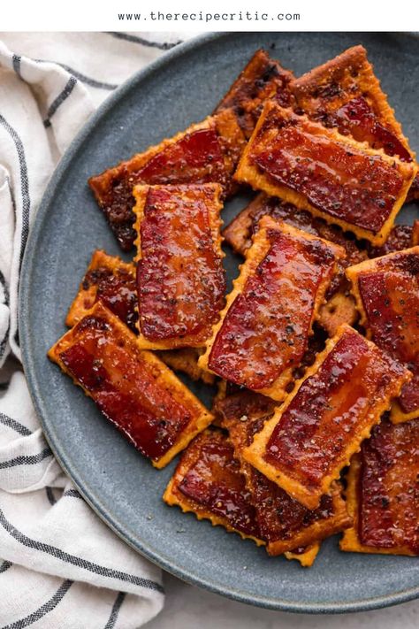 All it takes is 4 ingredients to make these sweet and savory bacon crackers! It’s such a simple appetizer and takes no time at all. Bacon Crackers, Bacon Cracker, Crackers Appetizers, Bacon Wrapped Appetizers, Hot Apps, Seasoned Crackers, Simple Appetizer, Club Crackers, Brown Sugar Bacon