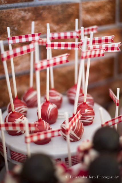 my cakepops Lady And The Tramp Birthday, Hamburger Party, Birthday Lady, 2nd Birthday Party Themes, 60th Birthday Party, Reveal Ideas, Lady And The Tramp, Disney Wedding