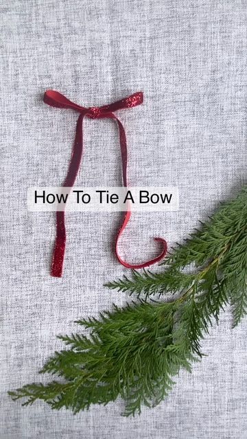 Ribbon Bow Christmas, How To Tie Pretty Bows With Ribbon, How To Tie A Tiny Bow, Simple Bows For Christmas Trees, How To Tie Small Bows With Ribbon, Christmas Decor Ideas With Ribbon, Tying Christmas Bows With Ribbon, Tieing A Bow With Ribbon For Wreath, How To Tie A Bow For Christmas Tree