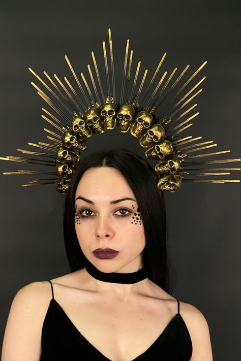 Black Queen Costume Halloween, Skeleton Crown, Skull Headpiece, Black Halo Crown, Queen Of Hell Costume, Catrina Crown Diy, Gothic Queen, Halloween Headpiece, Halo Headpiece