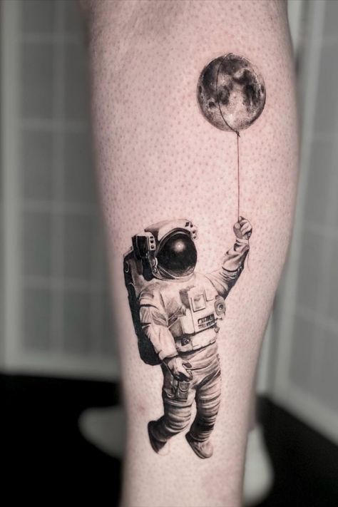 Surealisme Tattoo, Black And White Realism Tattoos, Space Related Tattoos, Black And Grey Realism Tattoo Design, Hyper Realism Tattoo, Small Realism Tattoo, Charcoal Reference, Micro Realism Tattoo Design, Black And Grey Realism Tattoo