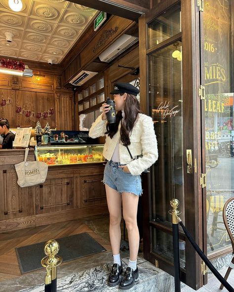 Taiwan Aesthetic Outfit, Cafe Outfit Ideas, Taiwan Outfit, Taiwan Ootd, Hongkong Outfit, Taiwan Fashion, Denim Diy Clothes, Shillong, Elegant Outfit Classy