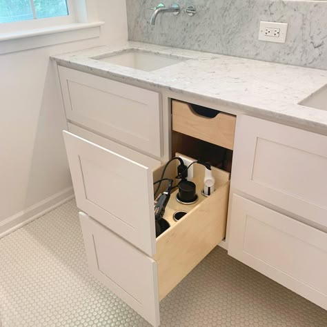 Bathroom Drawer Organization Ideas Master Bath, Bathroom Drawer Organization Ideas, Under Bathroom Sink, Bathroom Organizing, Bathroom Drawer Organization, Hawaii House, Master Bath Vanity, Baths Interior, Bathroom Drawers