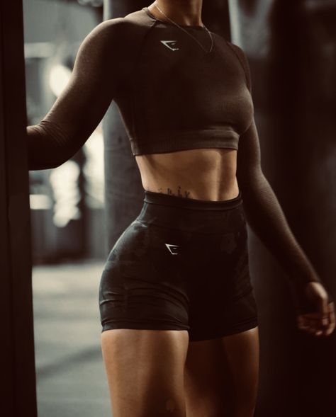 Gym Looks Outfits, Gym Shark Outfit, Hot Gym Outfits, Gymshark Outfit, Warrior Workout, Gymwear Outfits, Gym Attire, Stylish Activewear, Athletic Body