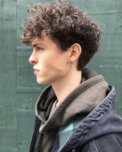 Haircuts For Curly Hair Men, Fade Haircut Curly Hair, Low Taper Fade Haircut, Mens Hairstyles Curly, Men's Curly Hairstyles, Male Model Face, Short Wavy Haircuts, Mens Haircuts Short Hair, Men Haircut Curly Hair