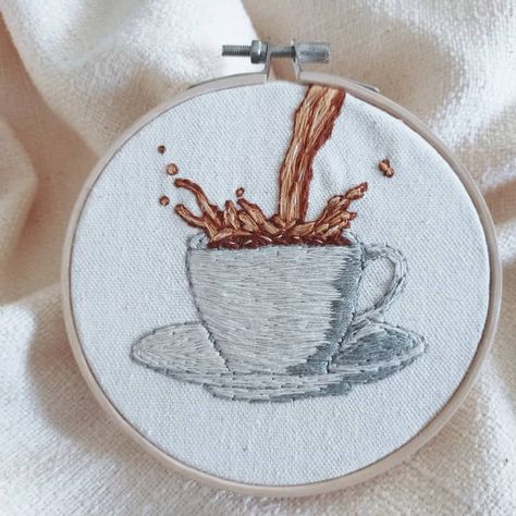 Embroidered Coffee Cup, Coffee Embroidery Designs, Coffee Embroidery, Fancy Napkin Folding, Embroidery Ornaments, Cushion Embroidery, Embroidery Wall Art, Hand Embroidery Patterns Flowers, Floral Embroidery Patterns