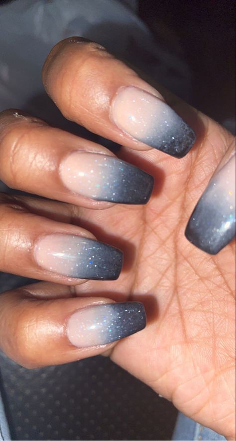 Dip Nails With Color Tips, Gel Powder Dip Nail Designs, Powder Nail Designs Dip, Nail Boo Dip Powder Nails, Vegas Dip Nails Ideas, Dip Powder Nails Green Ombre, Dipped Nails Ideas French Tip, Black Ombre Dip Powder Nails, Two Tone Dip Powder Nails