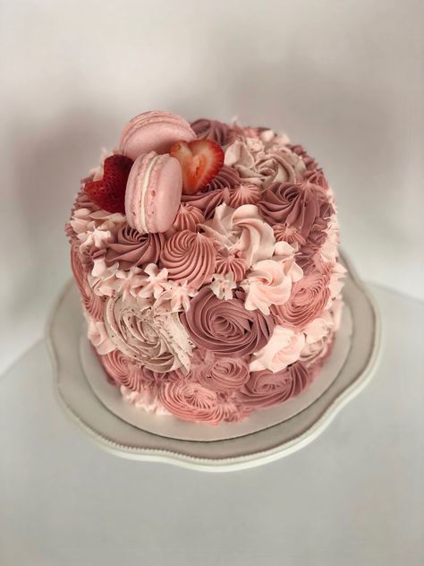 Pink And Brown Cake, Pink Rosette Cake, Rosette Cakes, Treat Maker, Pink Macarons, Cake Floral, Maker Ideas, Rosette Cake, Cake Inspo