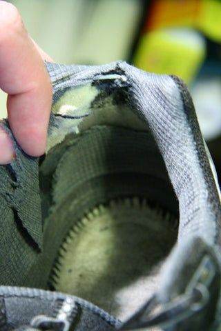 How to Repair the Heel of Athletic Shoes: 3 Steps (with Pictures) Shoe Repair Diy, Diy Shoes Heels, Upcycle Shoes, Ruined Clothes, Diy Heels, Heel Repair, Shoe Makeover, Diy Sneakers, Sharpie Marker