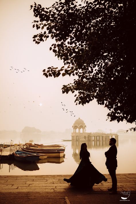 Pre Wedding Shoot Ideas In Jaipur, Jaisalmer Photography Poses Couple, Jaisalmer Couple Photoshoot, India Pre Wedding Photoshoot, Jaisalmer Prewedding Photography, Rajasthan Pre Wedding Shoot, Pre Wedding Shoot Ideas Udaipur, Udaipur Prewedding Photography, Jaisalmer Pre Wedding Shoot