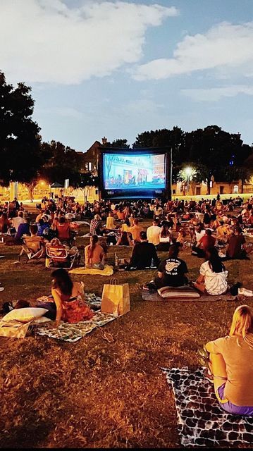 Outdoor Movie Fundraiser, Park Movie Night, Movie Under The Stars, Movies In The Park, Cozy Movie Night, Night Picnic, Movie In The Park, Picnic Chairs, Summer Moodboard