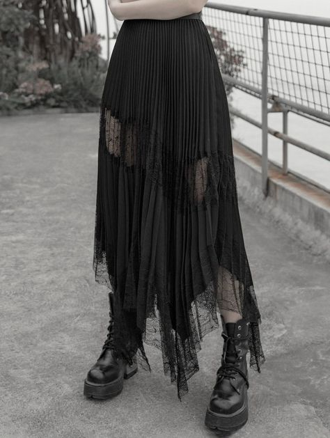 Outfits Long Skirt, Lace Long Skirt, Witch Woman, Emo Dark, Witchy Outfits, Gothic Skirt, Punk Rock Outfits, Witchy Fashion, Rock Outfits