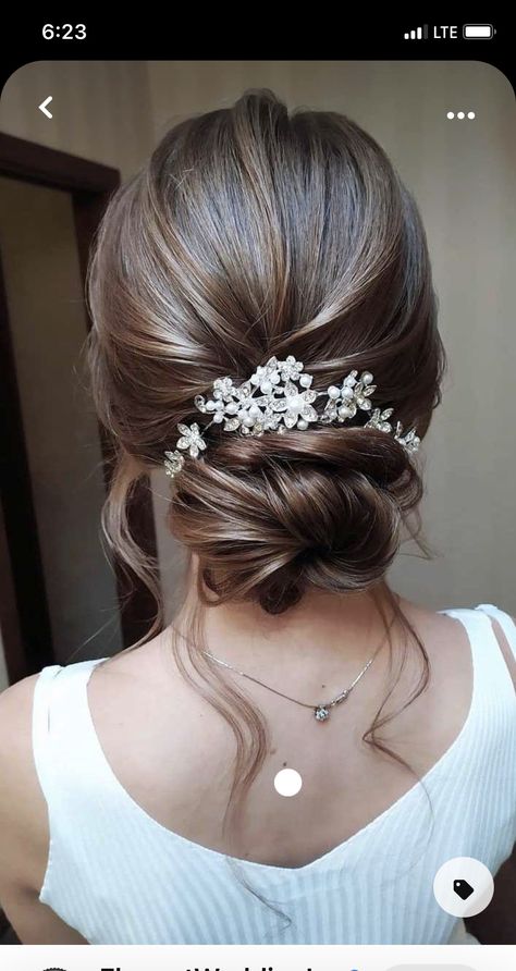 Bride Updo, Wedding Hairstyles For Medium Hair, Wedding Hairstyles Medium Length, Half Up Half Down Hair Prom, Wedding Hair Up, Romantic Wedding Hair, Bridal Hair Buns, Bridal Hair Updo, Wedding Hairstyles Half Up Half Down