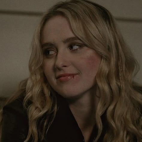 Clair Novak Supernatural, Claire Novak Aesthetic, Clair Novak, Kathryn Newton Aesthetic, Kathryn Newton Icons, Supernatural Claire, Claire Novak, Scream Characters, Fire Icons